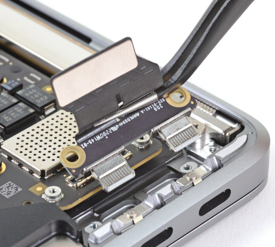 macbook_charging_port_repair